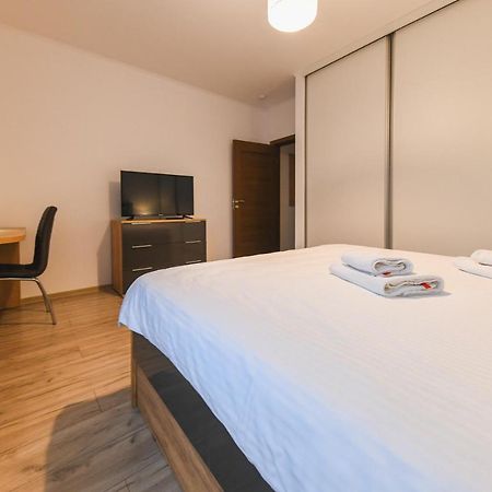Spacious And Quiet 2 Bedroom Apartment Cluj-Napoca Exterior foto