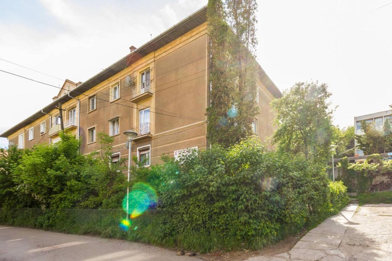 Spacious And Quiet 2 Bedroom Apartment Cluj-Napoca Exterior foto