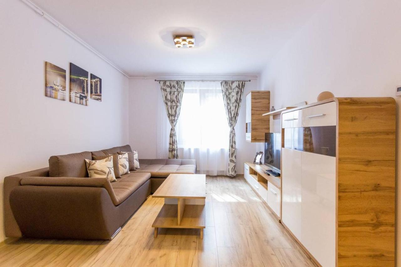 Spacious And Quiet 2 Bedroom Apartment Cluj-Napoca Exterior foto